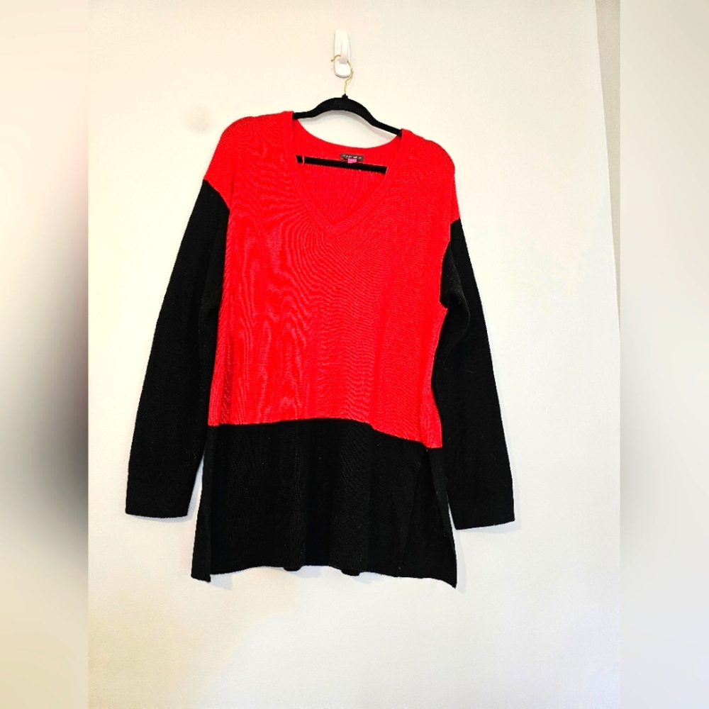Red & Black Colorblock Vince Camuto Sweater